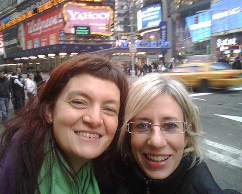 Miriam, Lucia e Yahoo! a Times Square